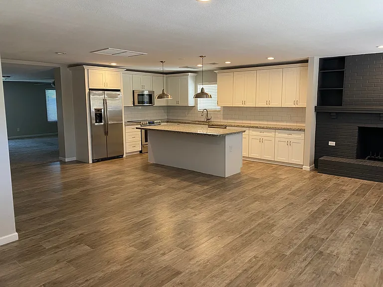 1141 W Elna Rae St — Photo 3