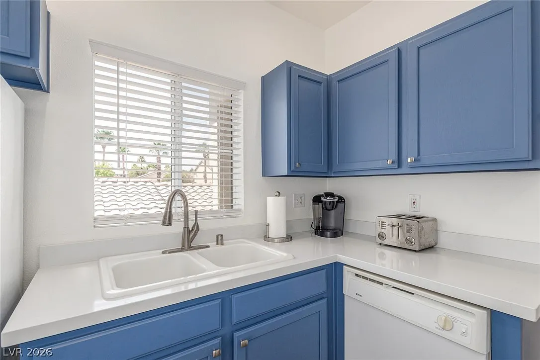 2 bed, 2.0 bath, 1100 sqft, $1,995 — Photo 4