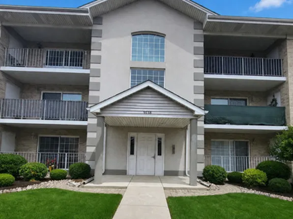 9138 W 95th St APT 3B, Hickory Hills, IL 60457