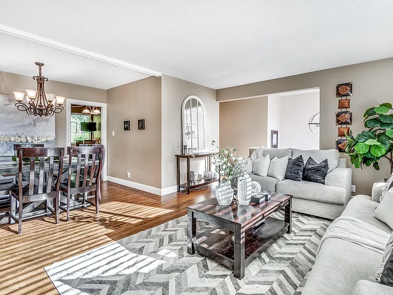 885 Fairfield Rd — Photo 5