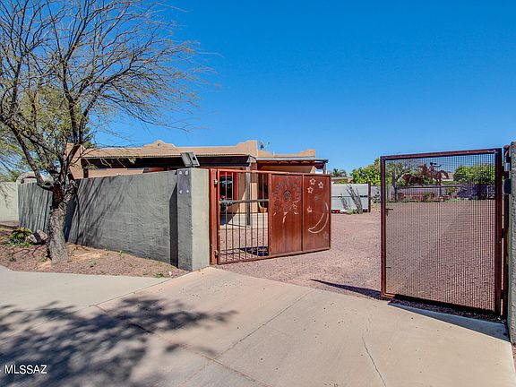 2nd image of 1519 S Tucson Blvd
