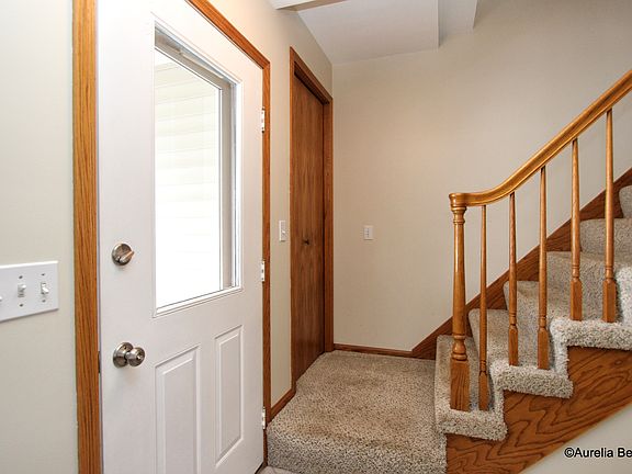 3rd image of 189 Suncrest Ct SW