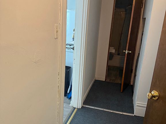 4th image of 920 Evergreen Ave Floor 2