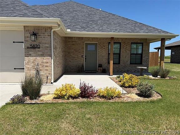 3rd image of 5820 Coldspring Ln