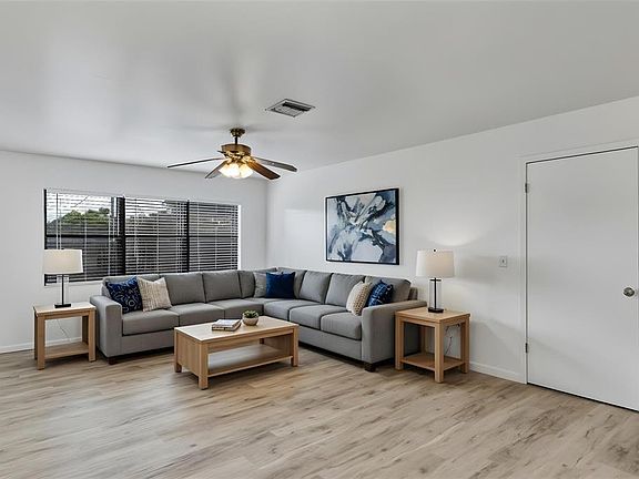 5th image of 1402 CRYSTAL COURT