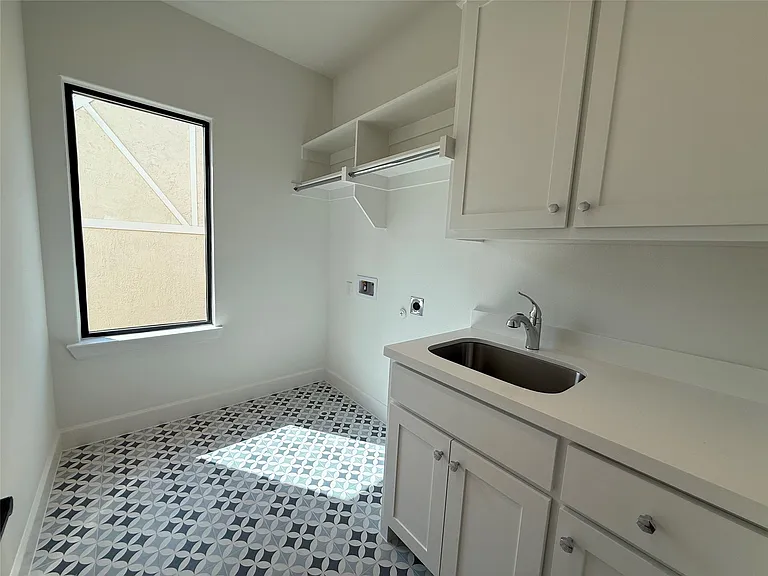 4423 Emerson Ave — Photo 10