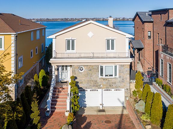 2nd image of 149-57 Powells Cove Blvd #149-57