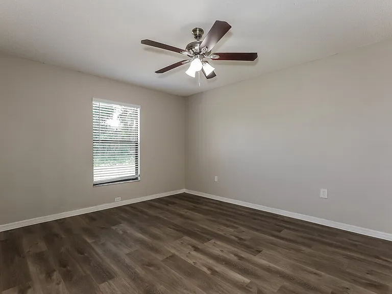 8308 Hedgeway Pl — Photo 8