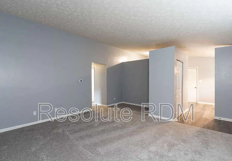 3826 Ireland Dr — Photo 5