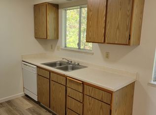 1642 Bramble Pl APT 3, Redding, CA 96002