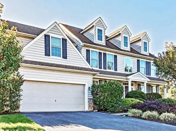 165 Shinnecock Hl, Avondale, PA 19311