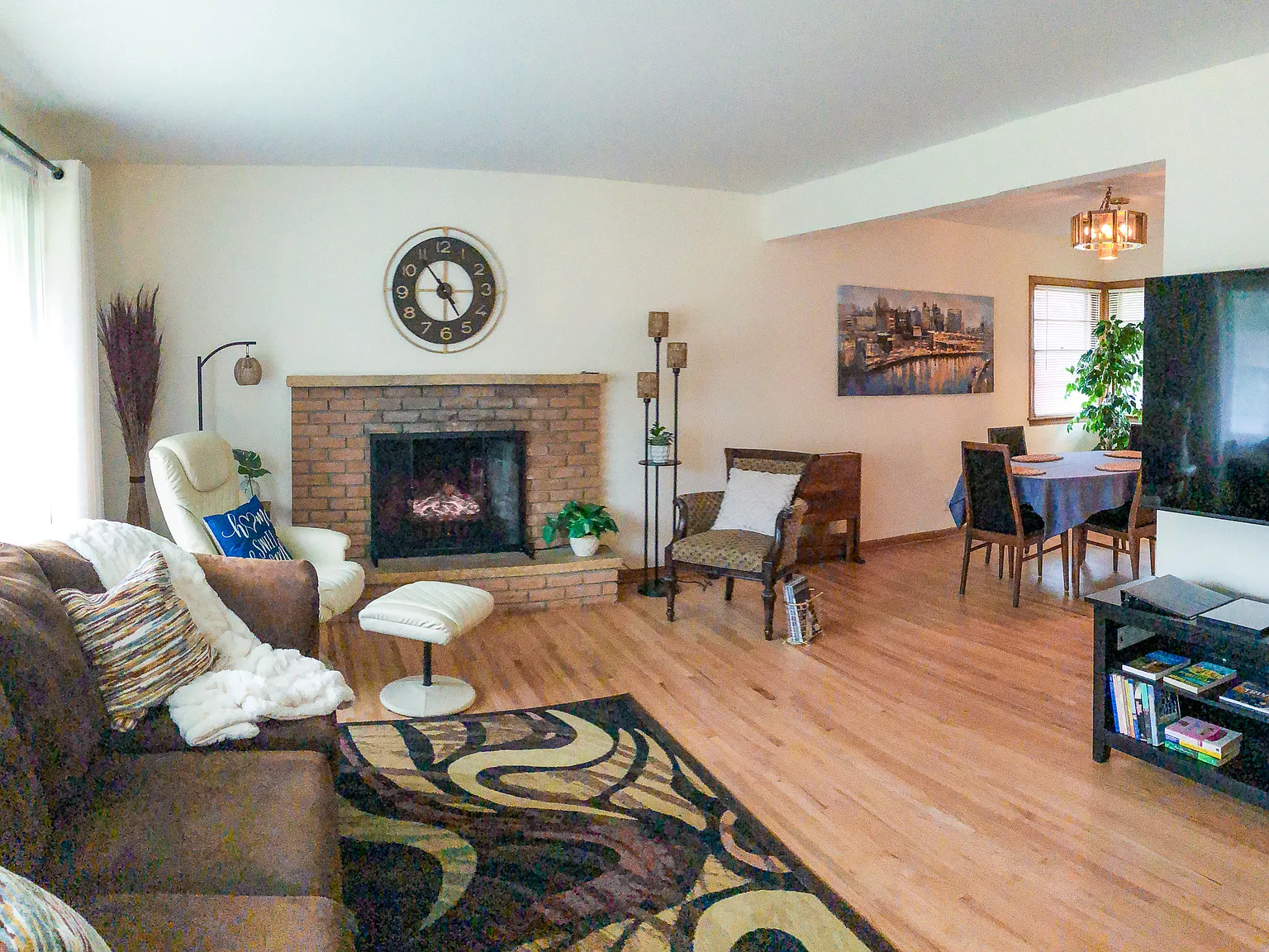 3 bed, 1.5 bath, 1600 sqft, $2,750 — Photo 3