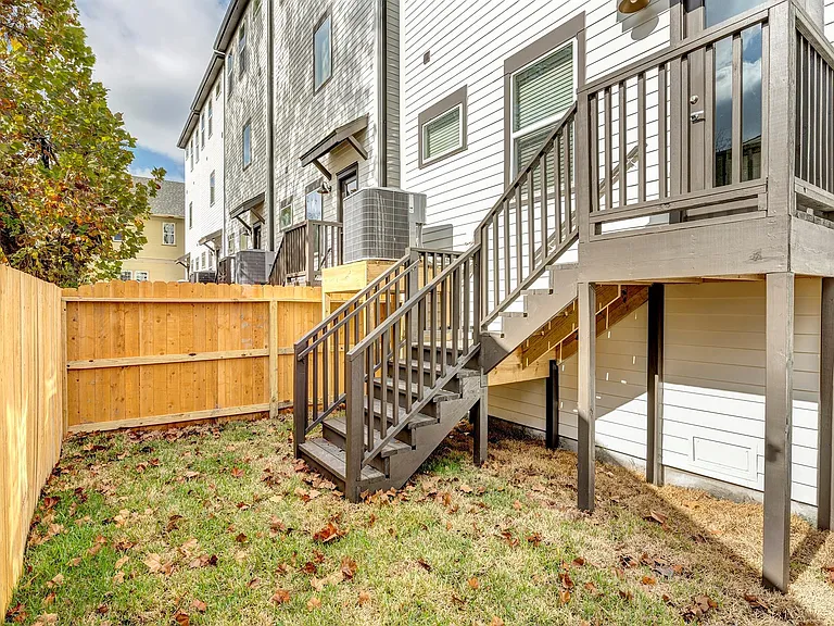 1304 W 23rd St — Photo 19