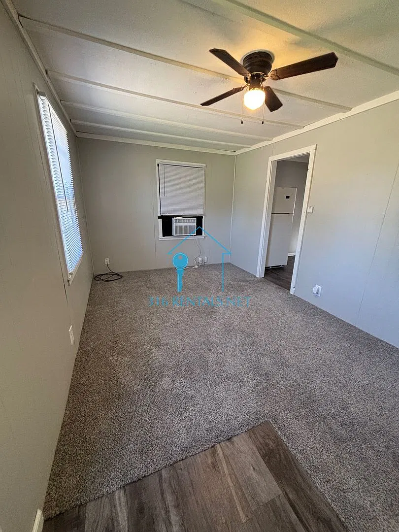 Two bed one bath duplex for rent NOW! — Photo 3