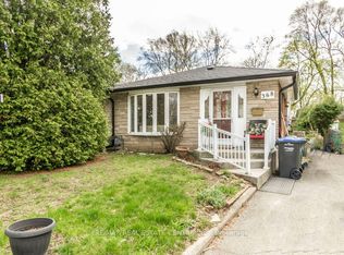 368 Lara Woods, Mississauga, ON L5A3A9
