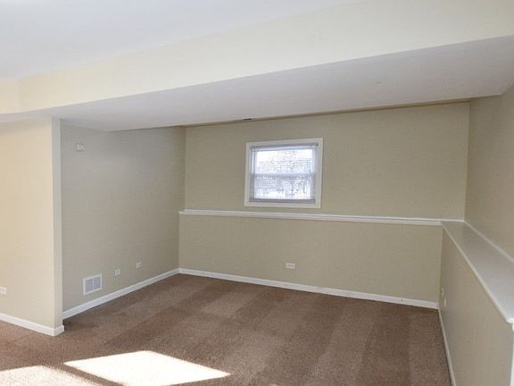 4th image of 33 Woodland Ave