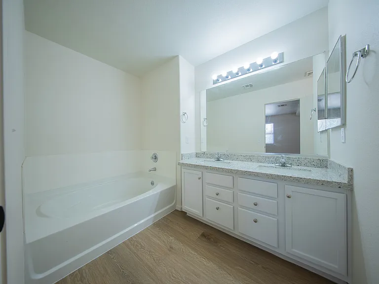 21160 E Avenida Del Valle — Photo 16