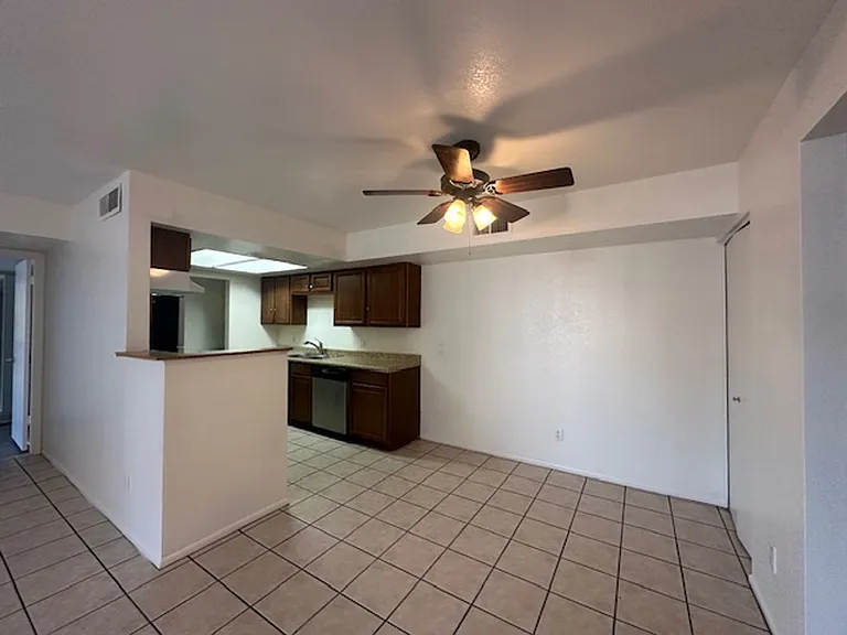 4608 W Maryland Ave #113 — Photo 6