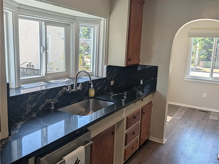 2609 Birch St — Photo 37