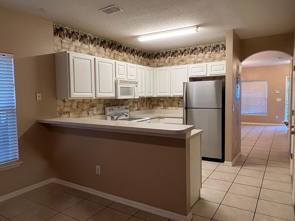 1st image of 114 Wilton Cir