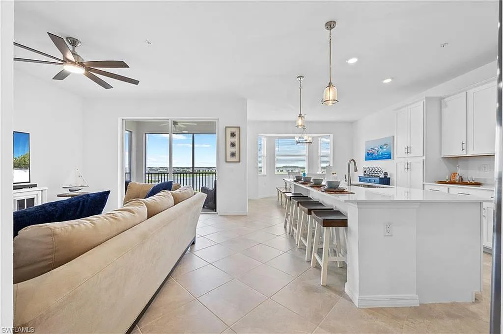 2 bed, 2.0 bath, 1154 sqft, $4,995 — Photo 4