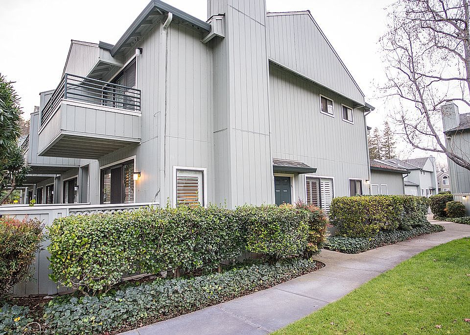 1st image of 325 Rock Creek Way