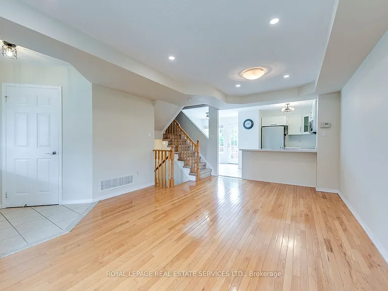204 Roxton Rd — Photo 5