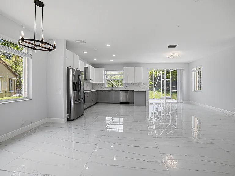 535 Talavera Rd — Photo 7