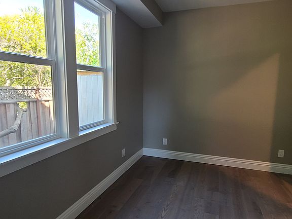 5th image of 852 Jefferson Ct APT B
