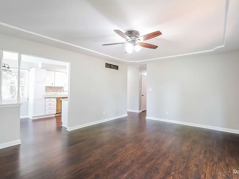 311 Monroe Ave — Photo 5