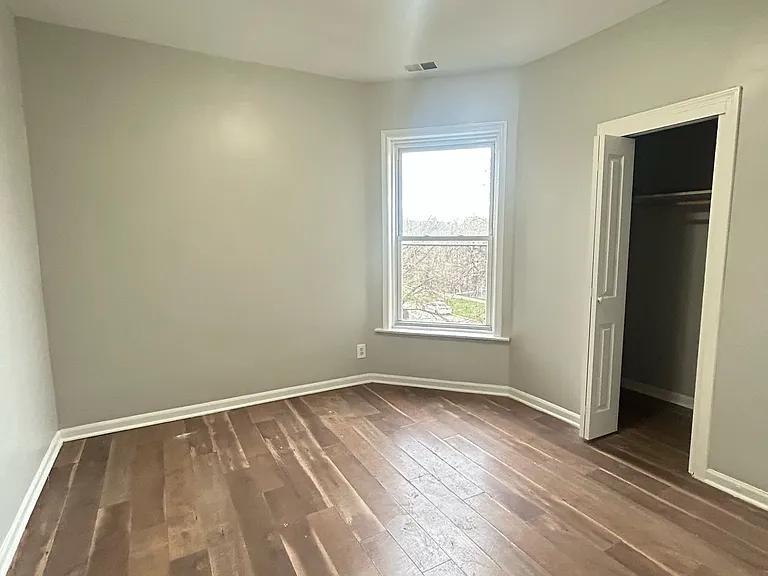 5938 S Calumet Ave #3 — Photo 9