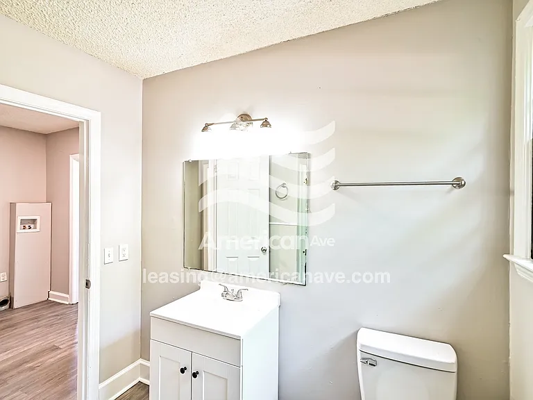 814802_009_bathroom_13.jpg