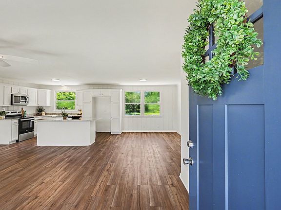3rd image of 108 Mason Dr