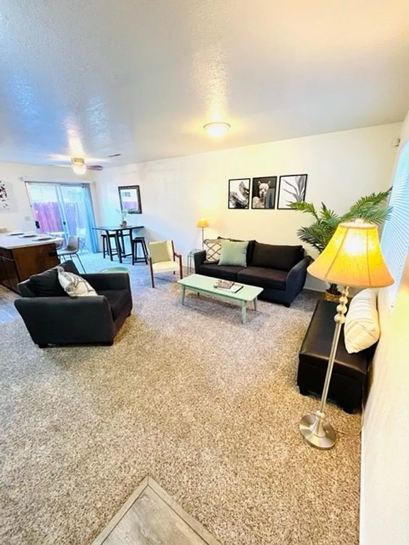 College Place Apartment — Photo 3