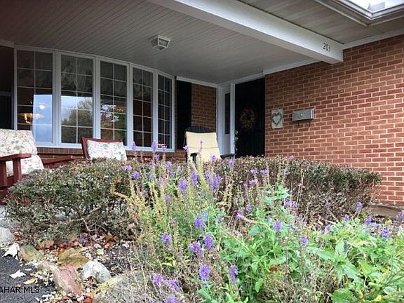 2nd image of 203 Blackburn Ave