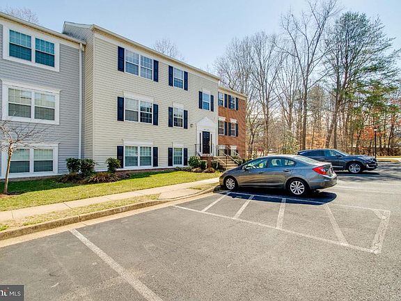 3rd image of 12105 Chaucer Ln Unit 12105