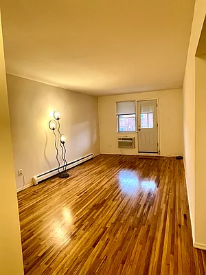 Rented by Daniel Gale Sotheby's International Realty | media 23