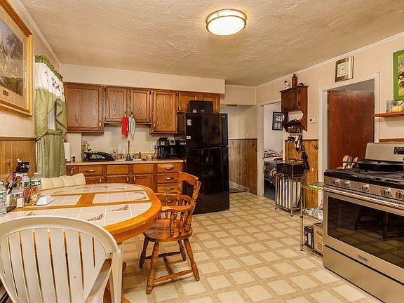3rd image of 77 Falulah St