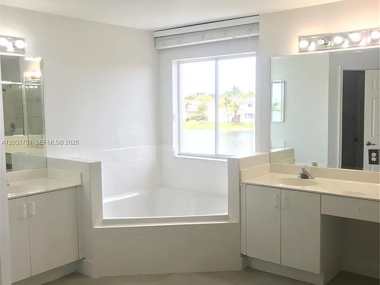 6674 NW 107th Pl — Photo 23