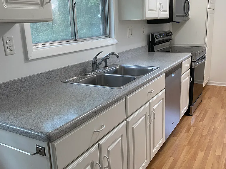 330 Forestway Dr — Photo 5