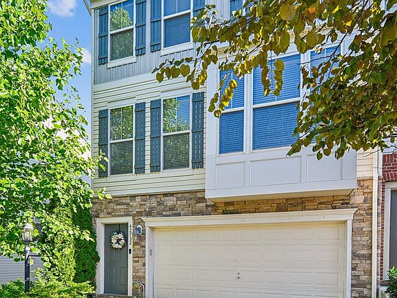 2nd image of 42732 Ogilvie Sq