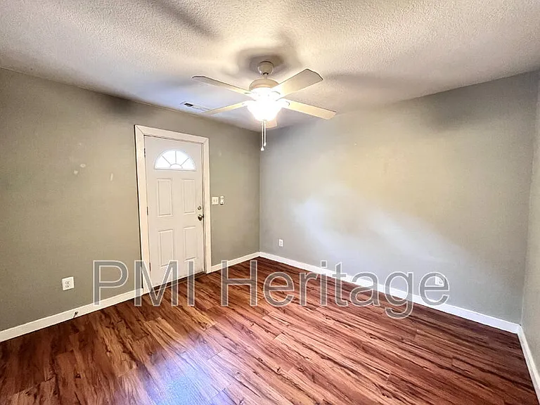 103 W Martin Luther King Jr Blvd #3 — Photo 2