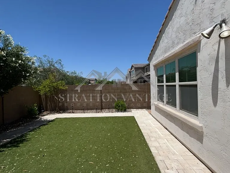 945 W Yellowstone Way — Photo 27