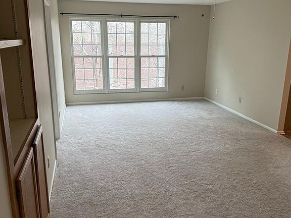 3rd image of 1112 Huntmaster Ter NE Unit 202