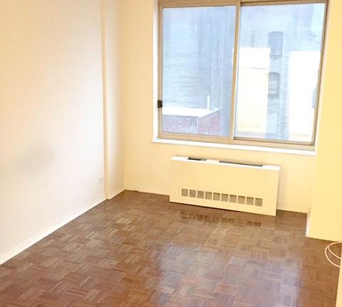 5th image of 200 E 89th St APT 5F