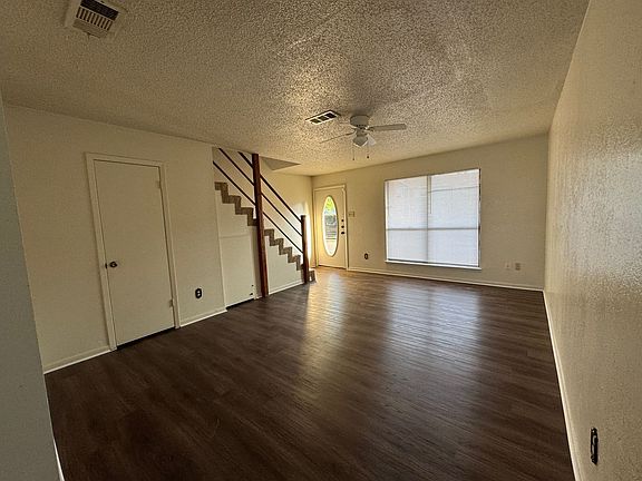 4th image of 3407 Victoria Cir APT B
