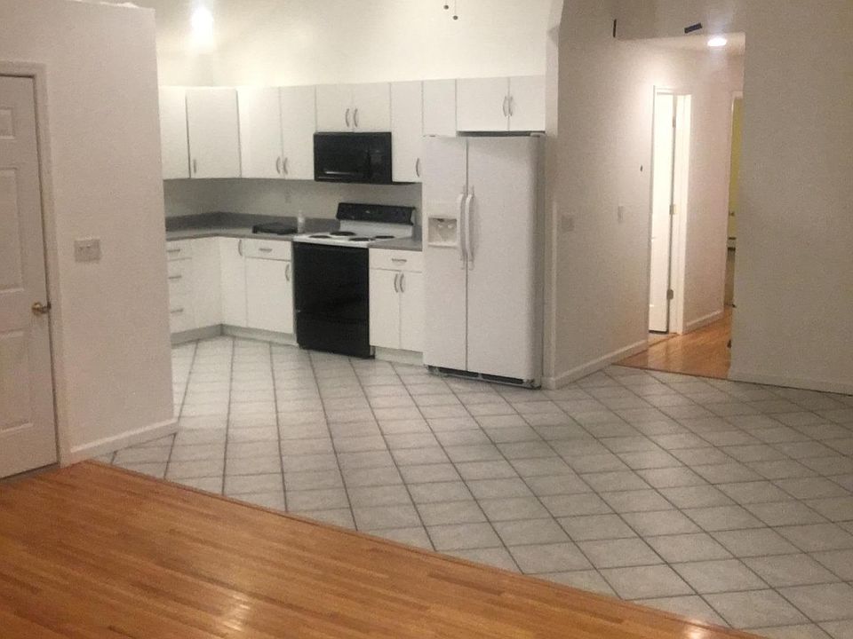 1st image of 62 Pine Edge Dr