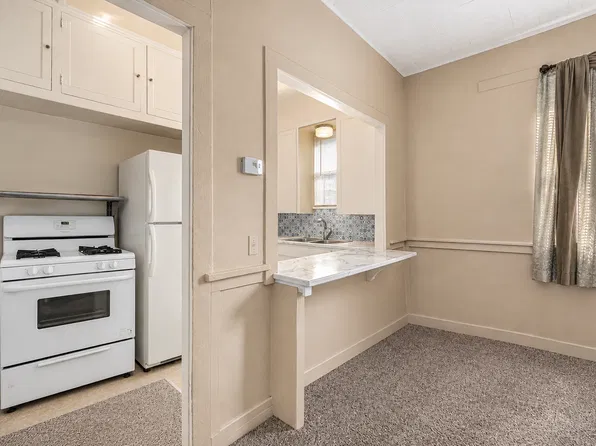 375 Central Ave APT 3, Holland, MI 49423