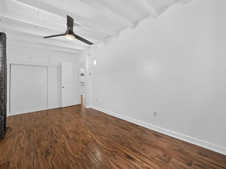 1815 W Balboa Blvd — Photo 11