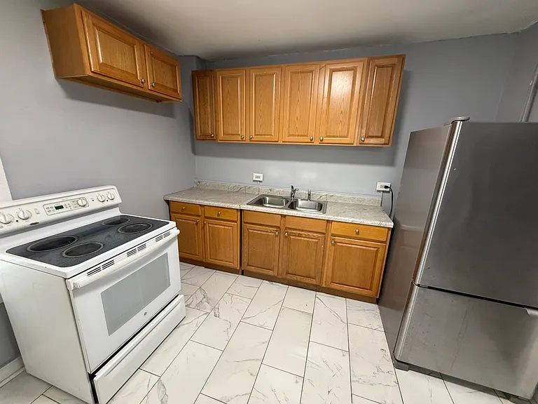 344 S 7th St — Photo 13